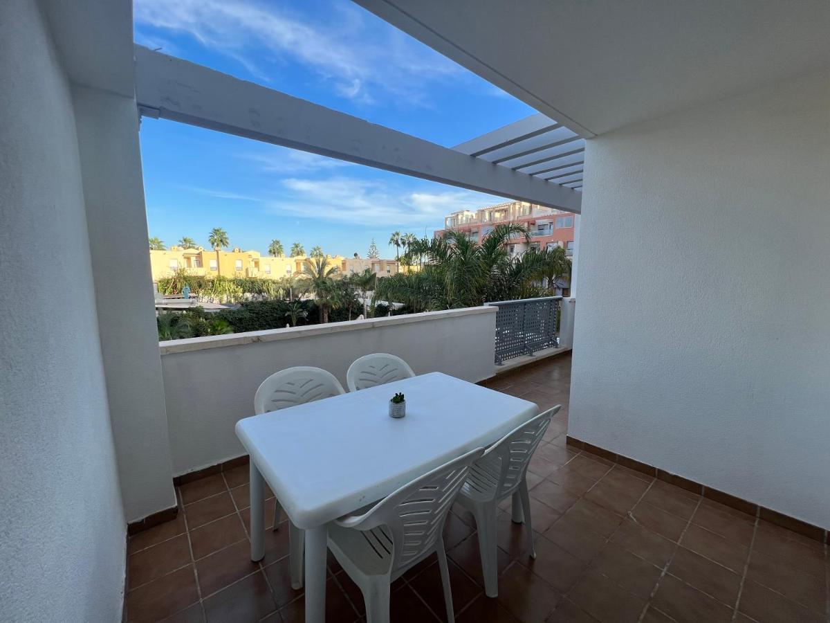 Exclusivo Con Vistas A La Piscina Vera
